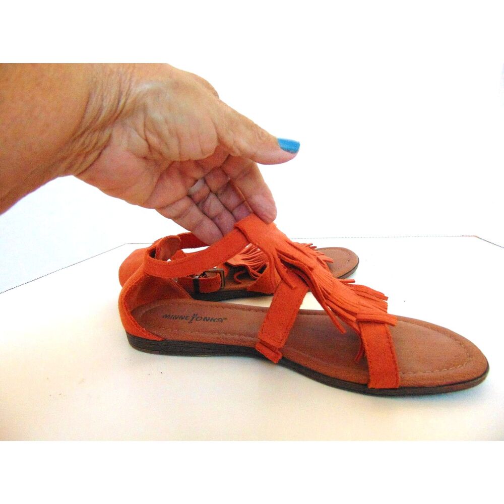 Minnetonka Lt Orange Sandals in Suede Sz 8M great fringe toe detail. No flaws.